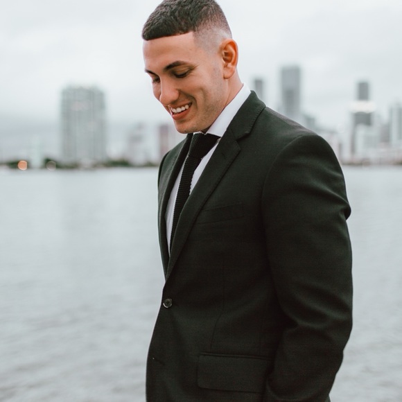 Meet your Posher, Josh - Picture 4 of 6